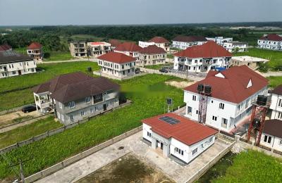 Buy and Build Land in Developed Neighbourhood